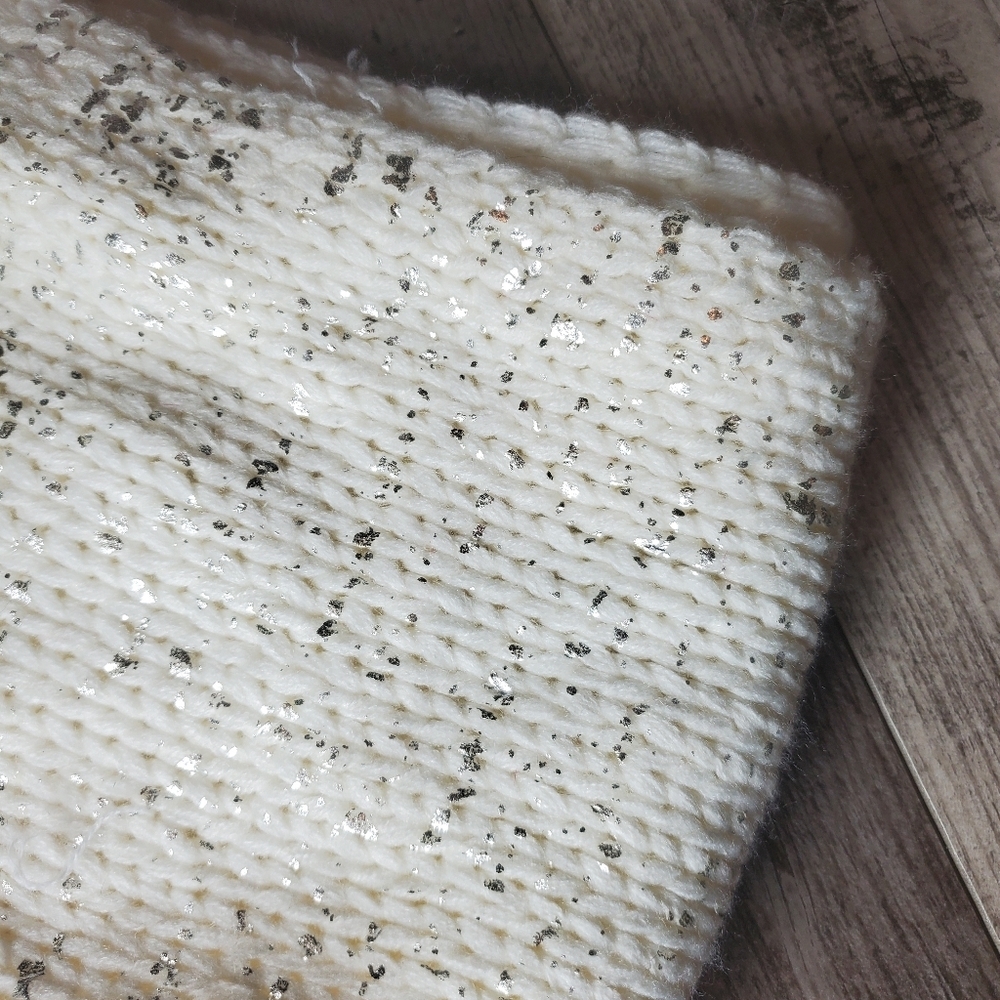 K.I.T. Keep it Trendy Women's Cream and Silver Neck Wrap Infinity Scarf NWOT - Picture 8 of 14